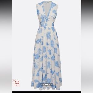 Chic Blue Floral Maxi Dress